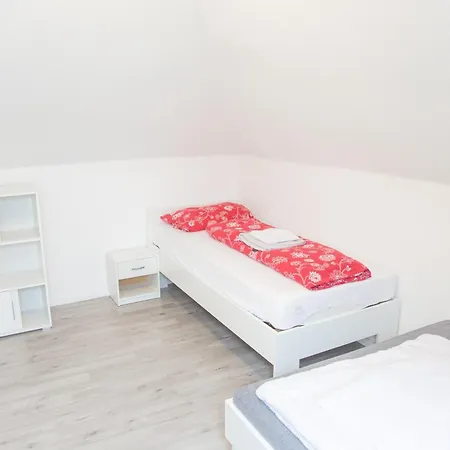 Mit Kueche, Garten Und Smart-tv