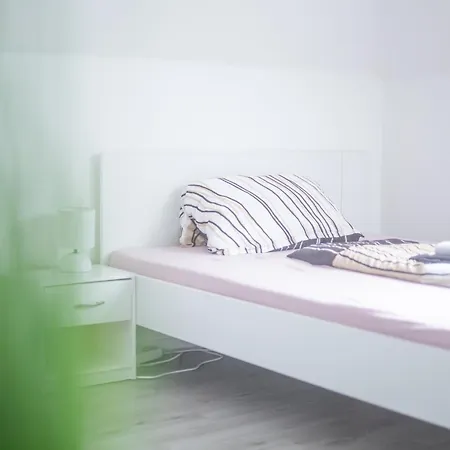 Mit Kueche, Garten Und Smart-tv Emden