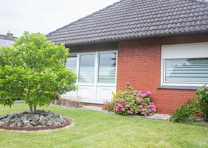 Tatil Evi Mit Kueche, Garten Und Smart-tv Emden