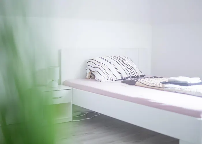 Mit Kueche, Garten Und Smart-tv Emden